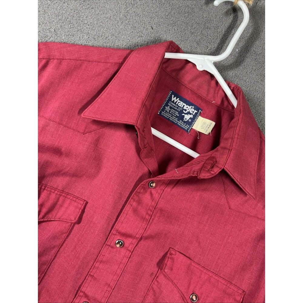 Vintage Wrangler Men Shirt L 16 1/2 Red X-Long Tails Snap Cowboy Cut Regular Fit